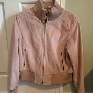 Que women’s pink jacket. Size large